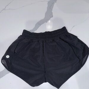 lululemon BLACK HOTTY HOTS 2.5 SIZE 0